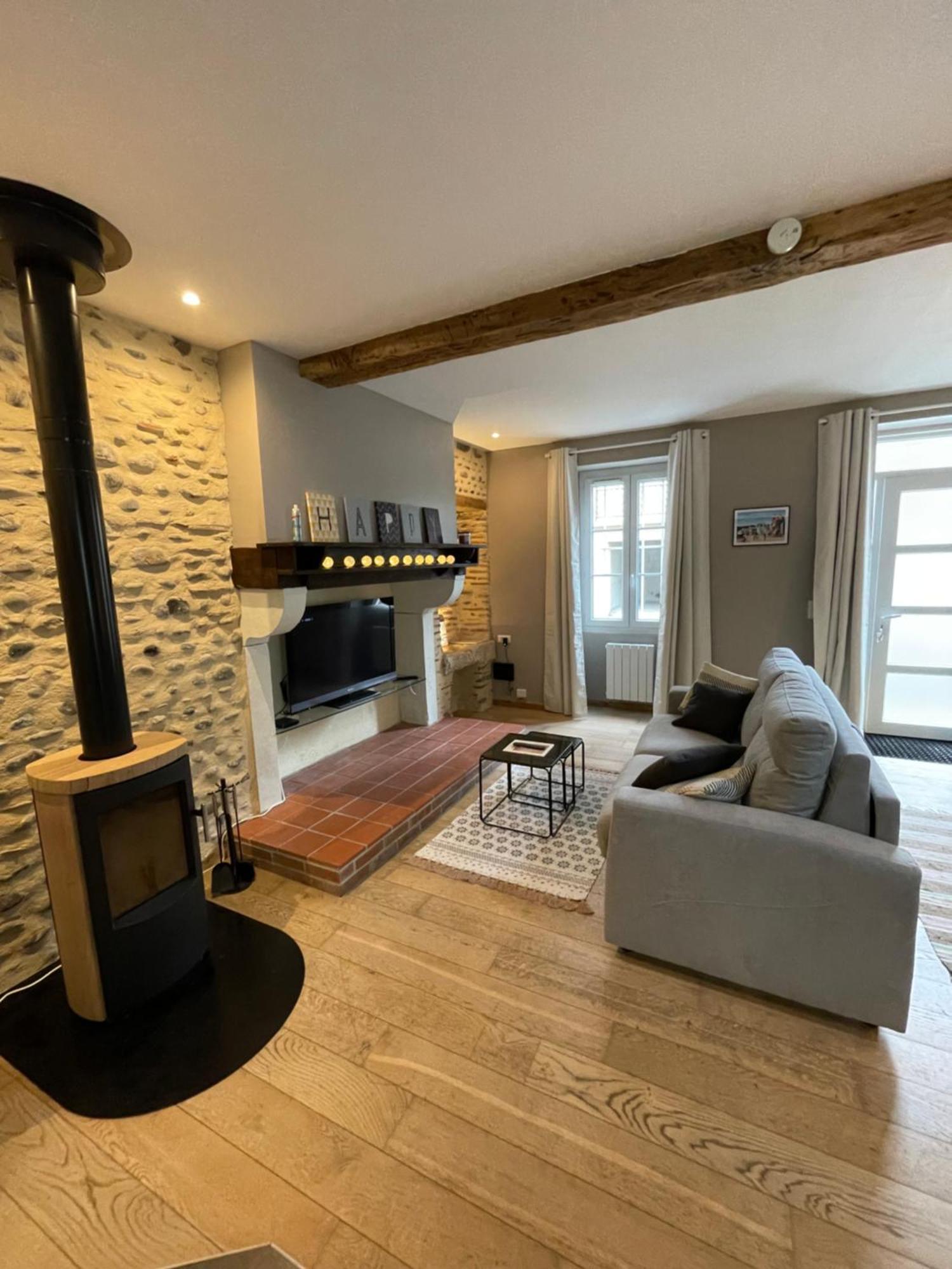 Loft De Charme En Centre-Ville ポー エクステリア 写真
